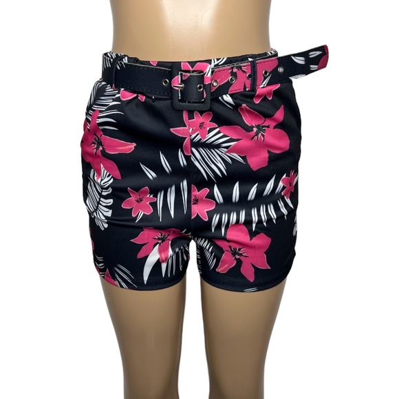 NWT 2 Pieces Black and Pink Set for Women Size M and L Short and Wrap Top - Picture 5 of 7